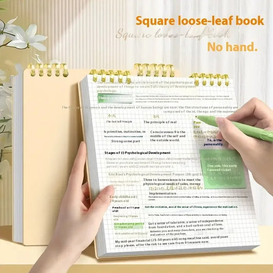 El cuaderno elegante presenta un diseño cuadrado vintage, un formato de hojas sueltas cómodo para sujetar y incluye páginas de cuadrícula desmontables.